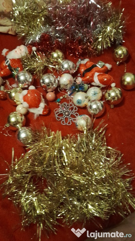 Vand decoratiuni pentru pomul de craciun vintage si mai noi