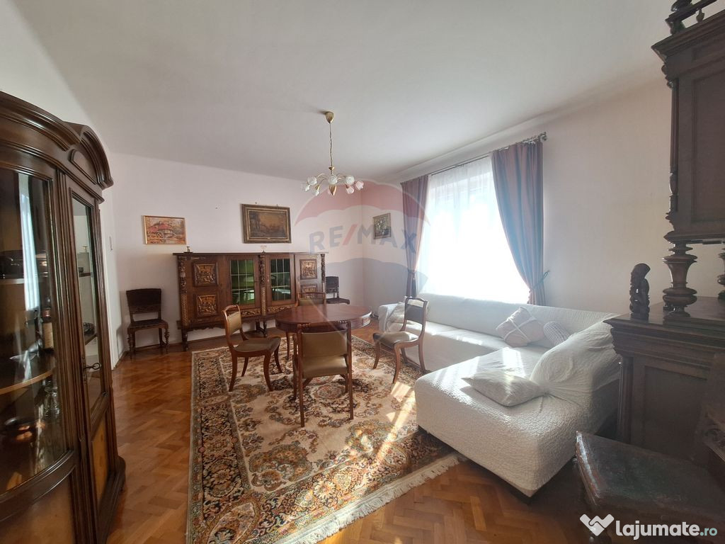 Apartament cu 4 camere de închiriat în zona Ultracentral