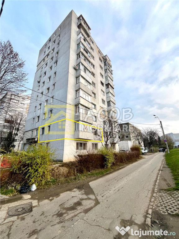 Apartament 3 camere decomandate, etaj 1, str. Narciselor 15,