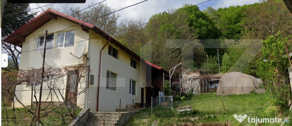 Casa cu etaj+Teren Cornu -PH