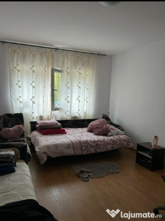 Apartament Cu 3 Camere Decomandate - Etaj 1 Zona Obcini