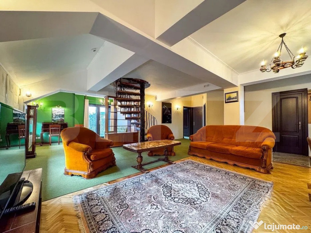 Apartament 3 dormitoare, 140 mp, zona Podul de Fier