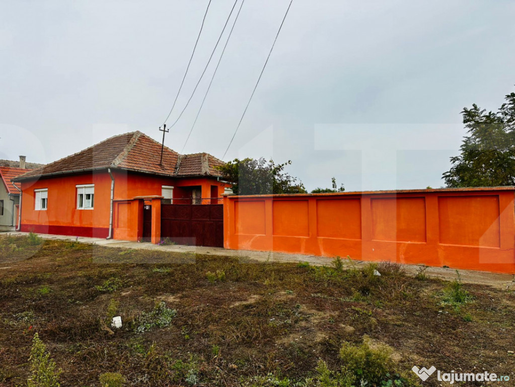 Casa de vanzare in Macea, teren 942 mp