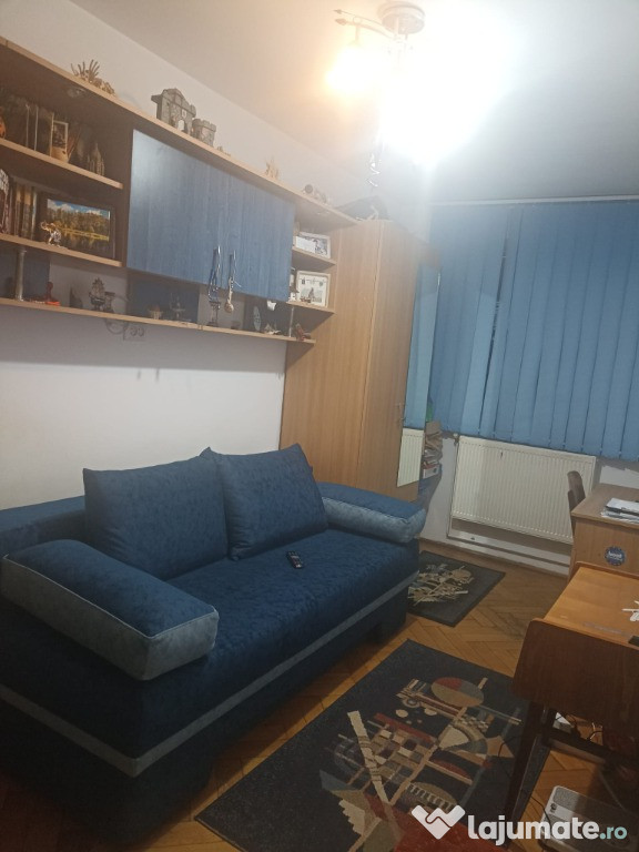 Vanzare apartament cu 3 camere