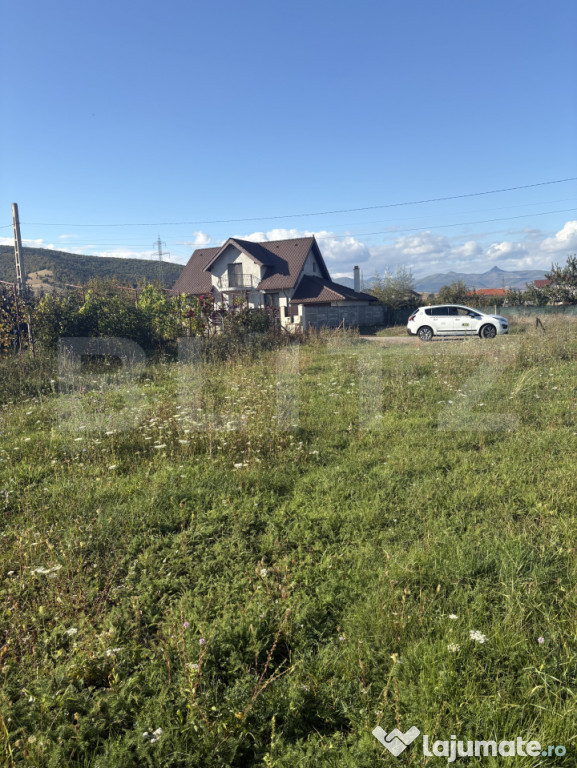 Teren intravilan de vanzare, 1200 mp, zona Miceşti