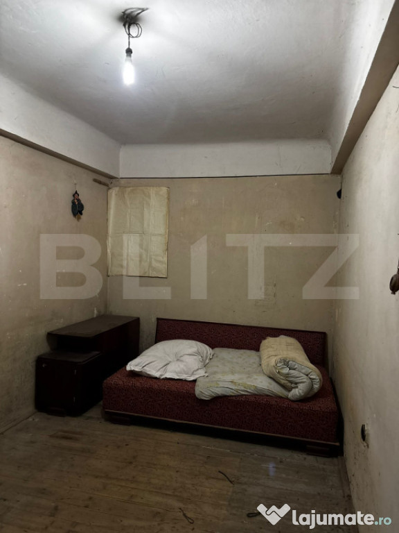 Apartament 1 cameră | Demisol înalt | Curte | Zonă centra