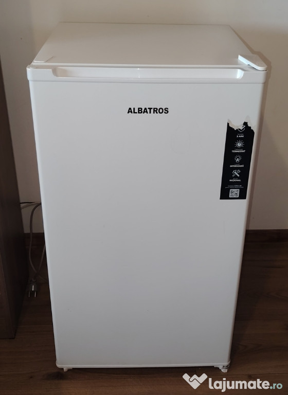 Frigider Albatros 90 L cu congelator mic
