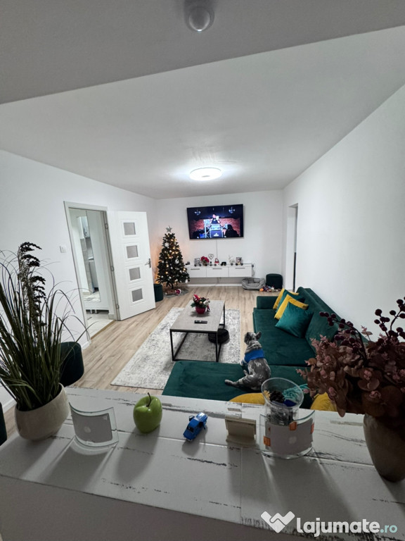 Vând Apartament 3 camere