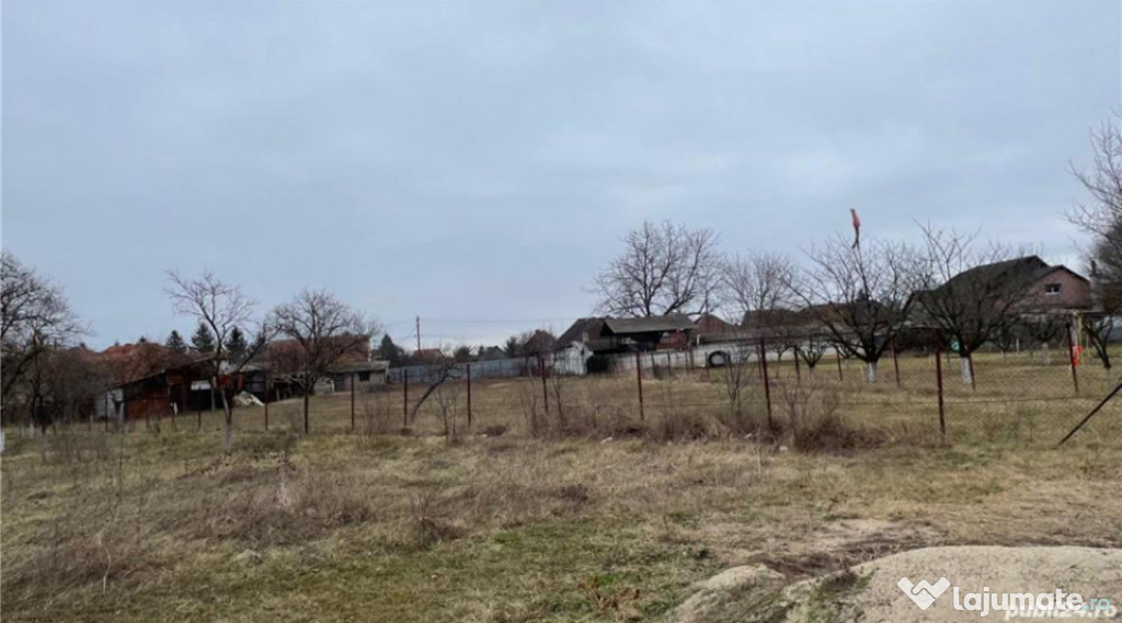 Teren intravilan - 1200mp în orașul Sântana