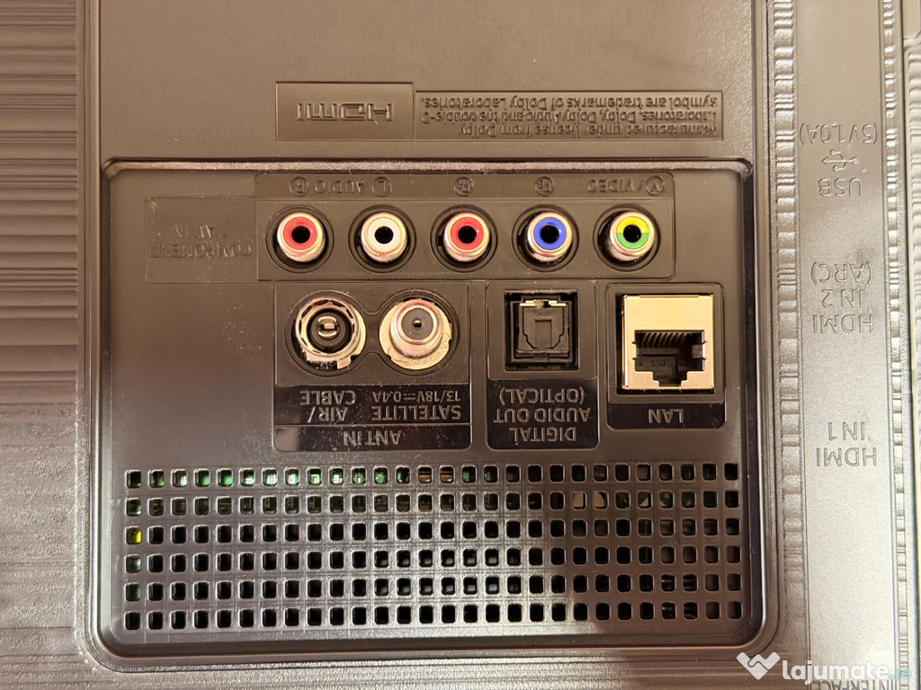 Televizor Samsung cu diagonala de 80cm.