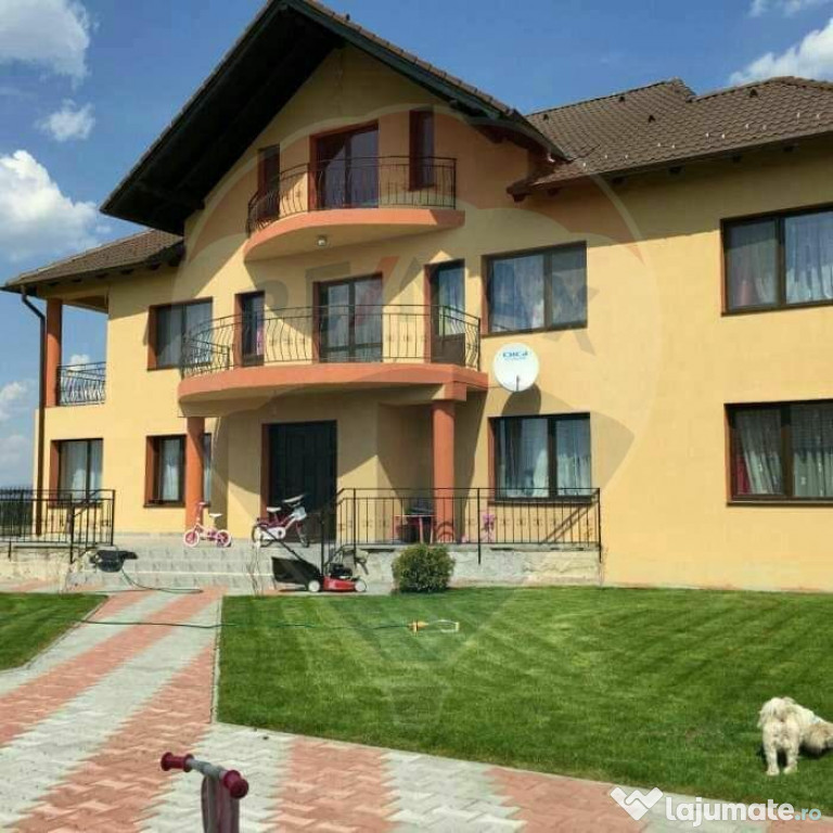 Vilă de închiriat in SANPETRU - zonă liniștită, curt...