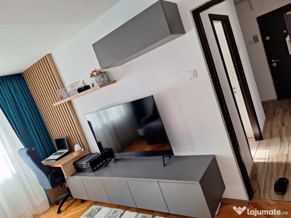 Apartament de 3 camere zona Codrul Cosminului,D