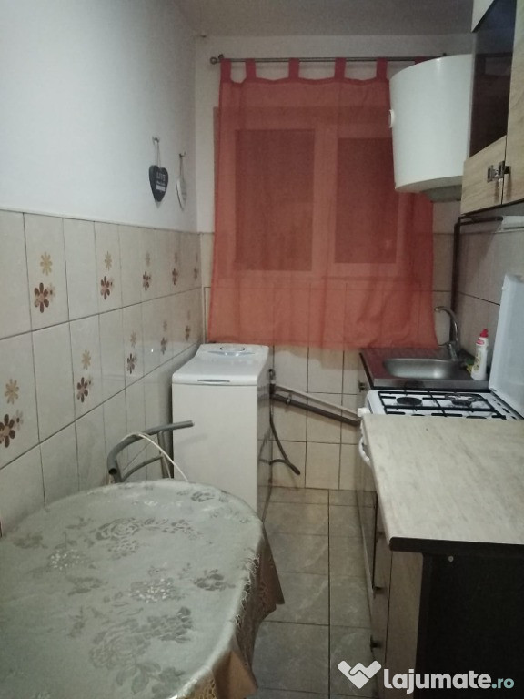 Inchiriez apartament 2 camere zona generala 14