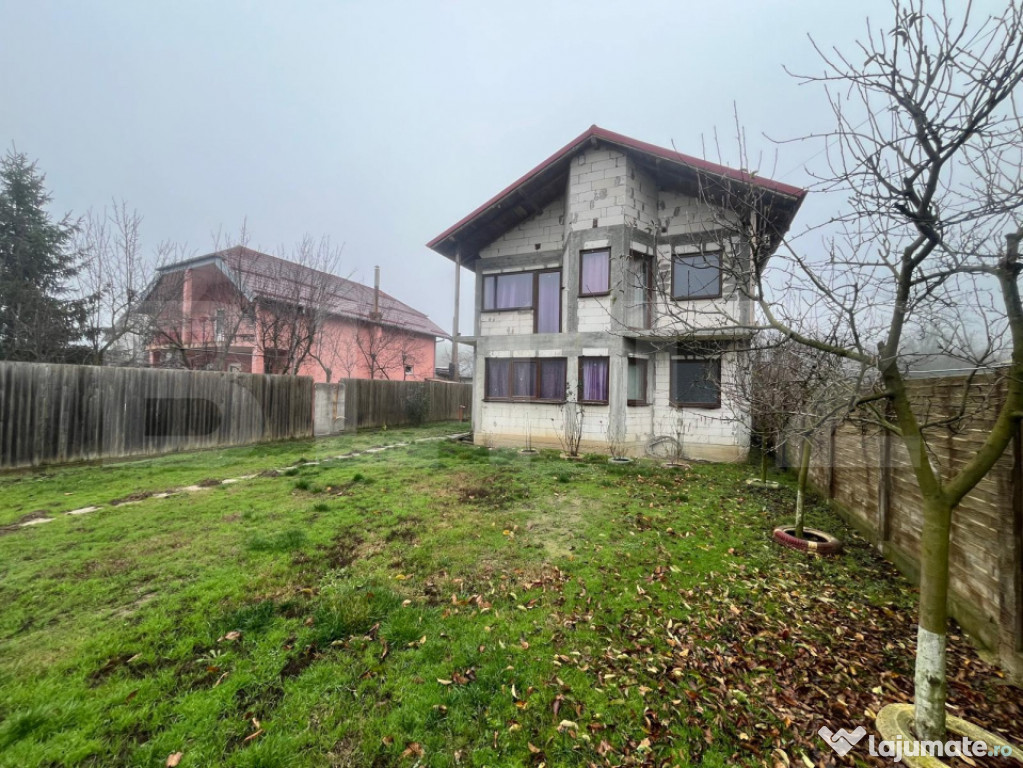 Casa 6 camere + anexa, 811 mp teren, zona Leamna de Sus