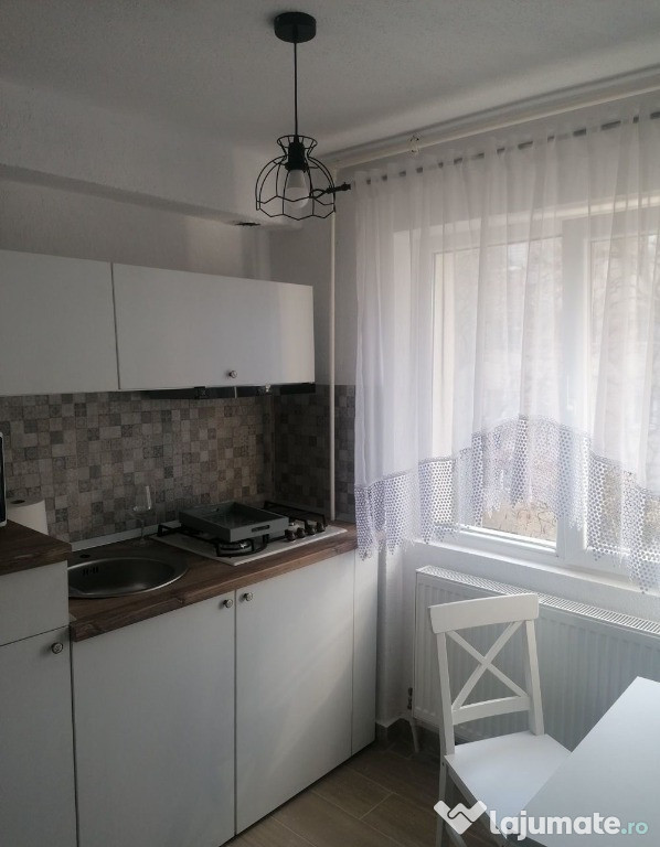 Garsoniera decomandata Bd. Brancoveanu