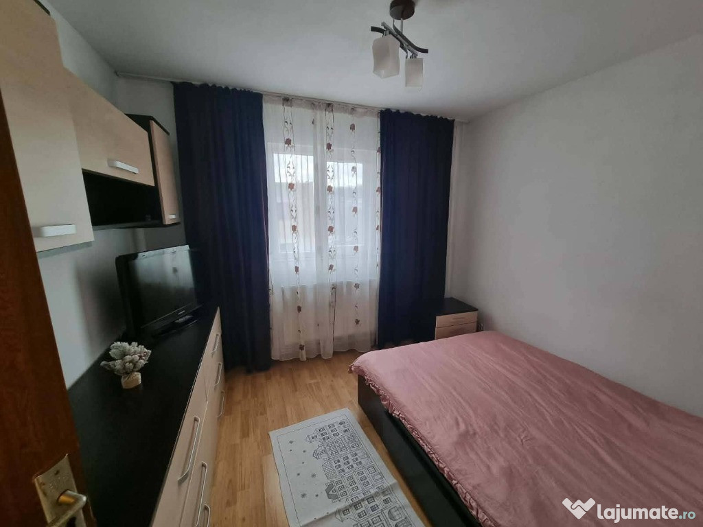 Apartament 3 camere , in Mircea