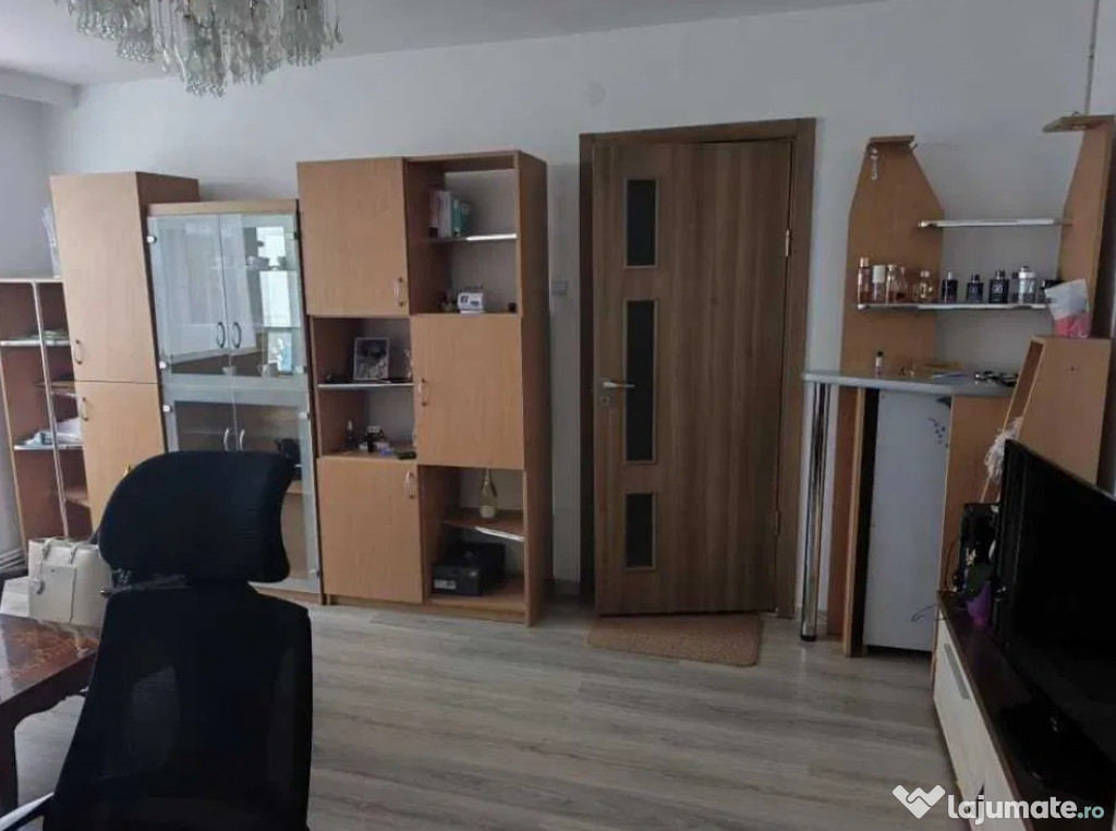 Apartament 2 camere, decomandat - zona Astra