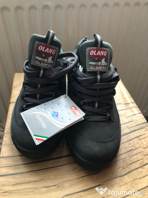 Vând ghete Olang noi