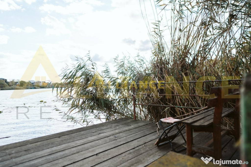 DE VÂNZARE, ÎN EXCLUSIVITATE - Cas? superb? în Izvoran...