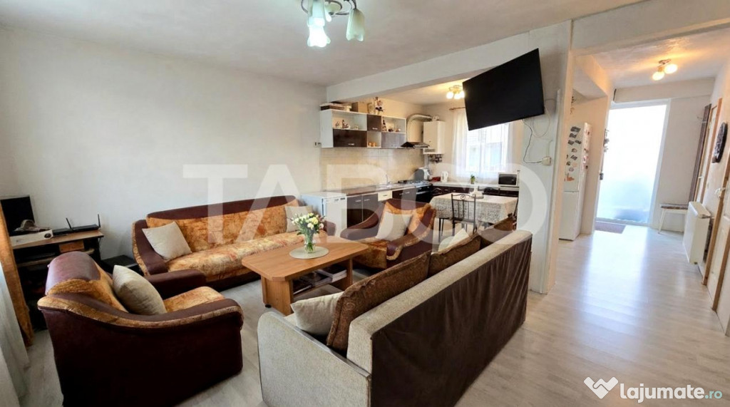 COMISION 0 - Casa de vanzare 4 camere terasa 2 parcari Arhit