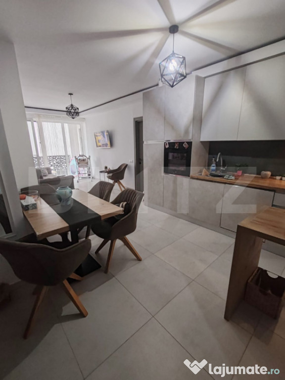 Apartament cu 3 camere,63 mp, cu 2 bai si balcon mare,in zon