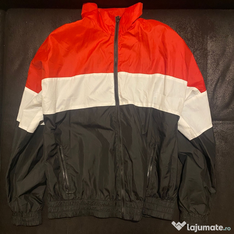 Jacheta "Stay Tuned" Bershka