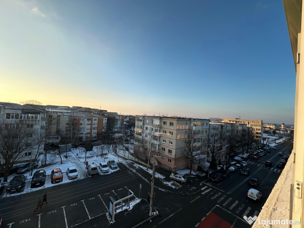 Apartament decomandat cu 3 camere - Cartier E3 - centrala