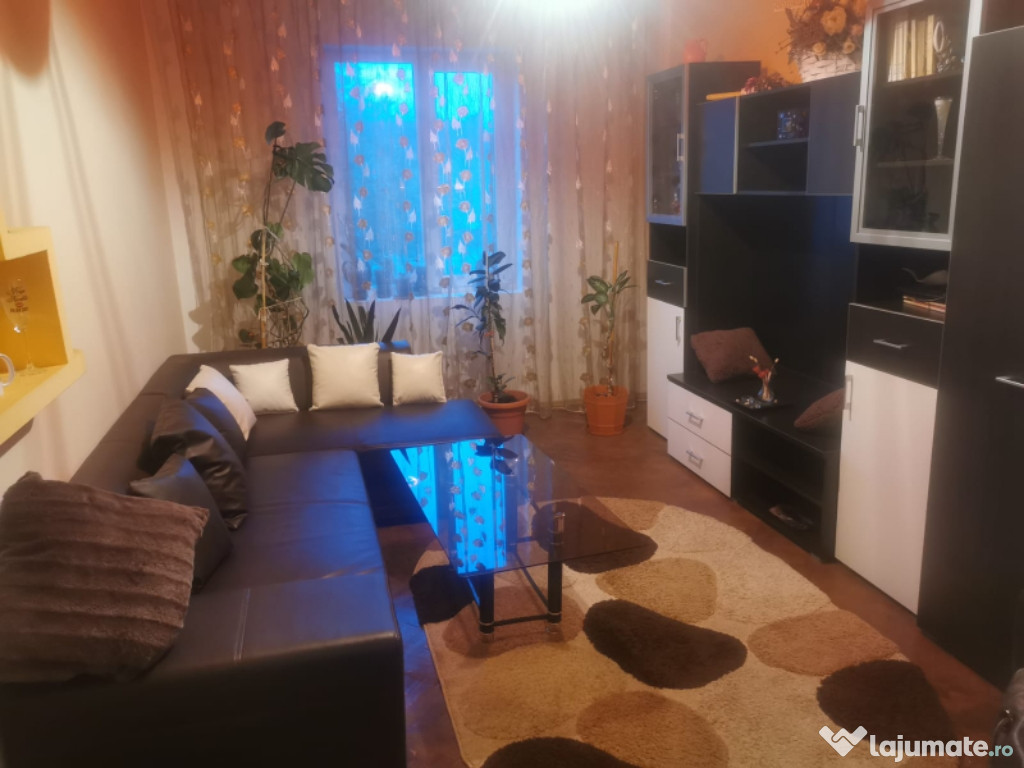 Închiriez apartament Zona Liceului