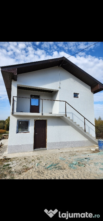 Vand Casa P+1 cu teren 2000 mp in Com Mosteni Jud Teleorman