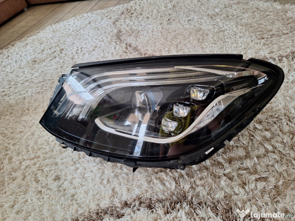 Far stânga Mercedes clasa S W222