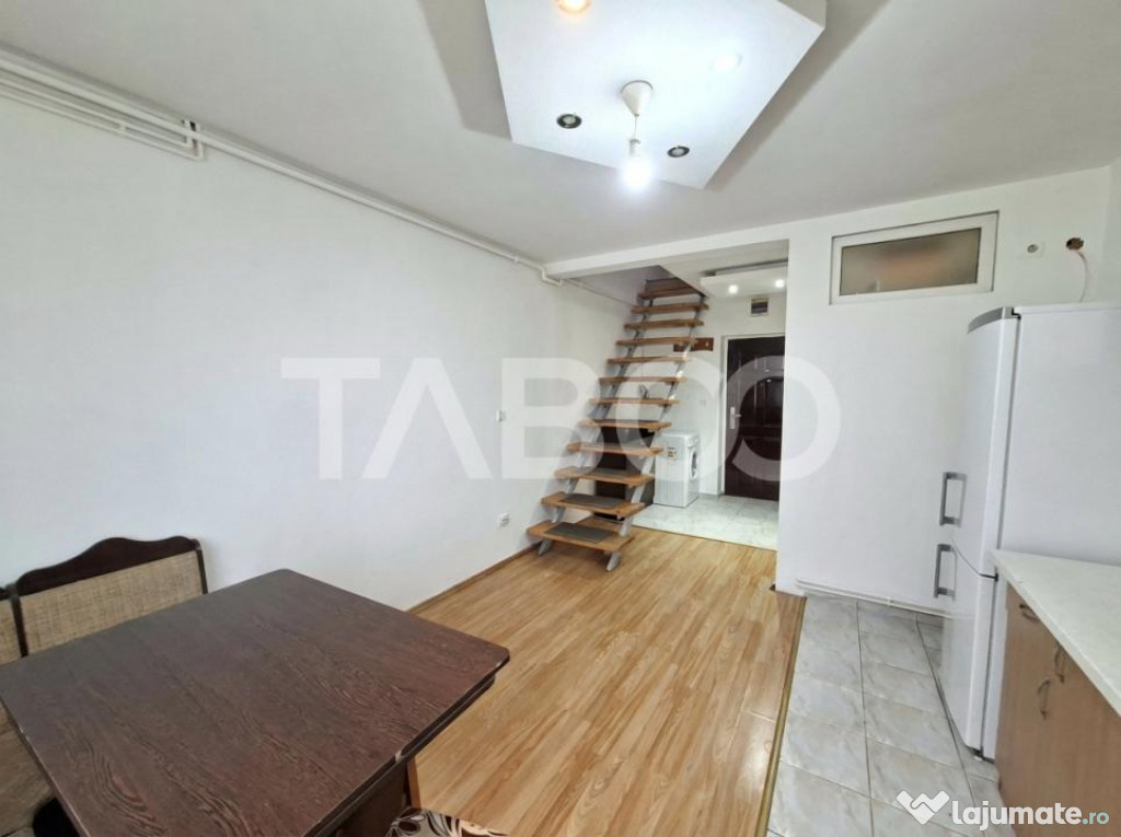 Apartament 2 camere la mansarda renovat de vanzare zona Ipas