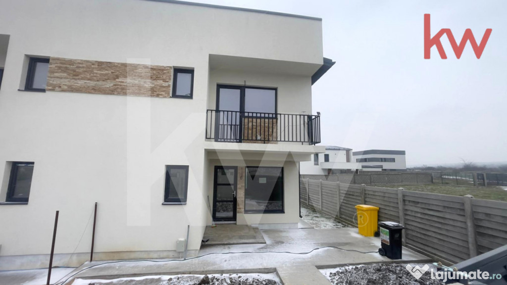 Casa tip duplex, Carcea, toate utilitatile la alb