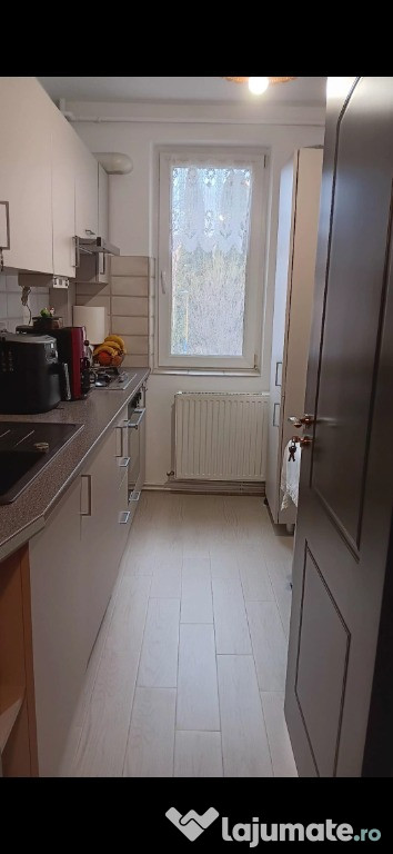 Vând apartament 2 camere , cartier Astra , Brasov