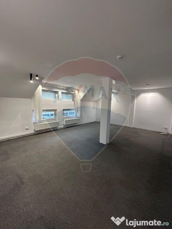 Birou 35 de mp utili lângă Carrefour