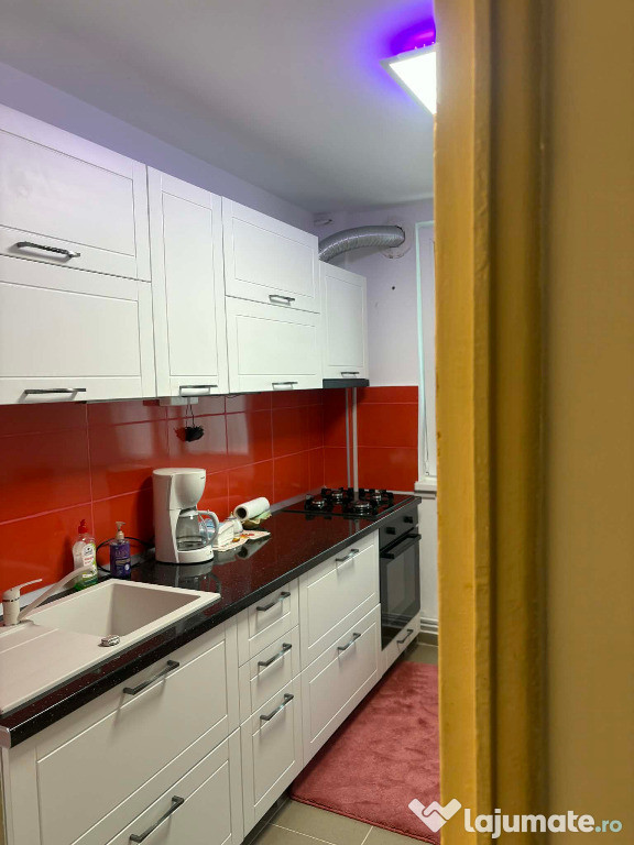 Apartament e 3 camere zona B-dul Victoriei,