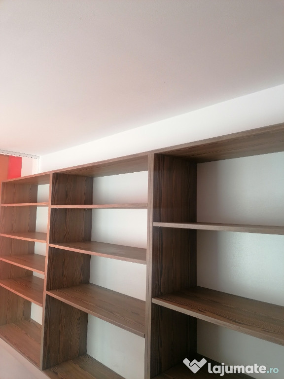 Vând mobilier comercial