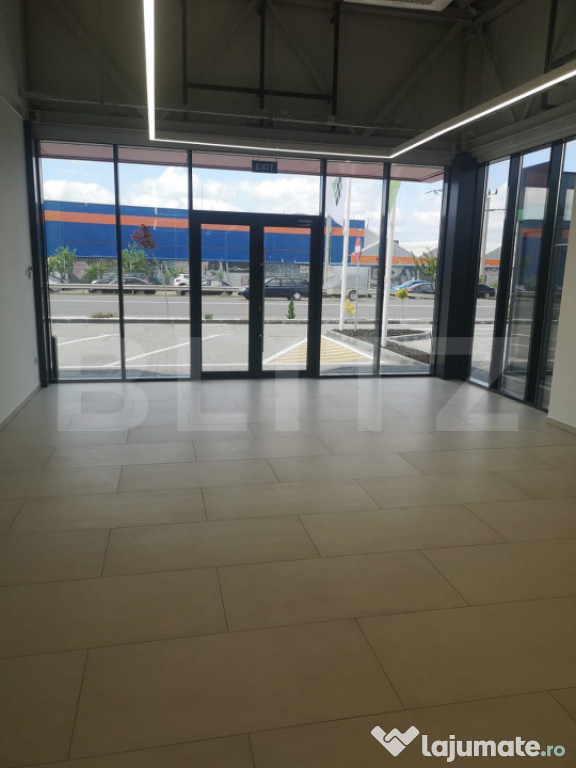 Spatiu comercial, 122 mp, zona FORD