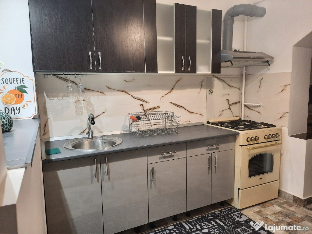 Inchiriere apartament 2 camere, decomandat, Tudor Neculai - CUG