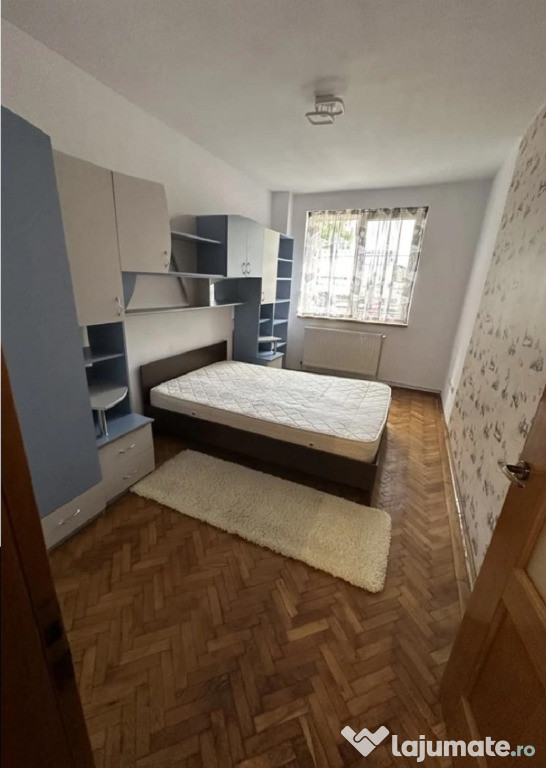 Apartament 3 camere, semidecomandat, mobilat, utilat, Asta Judetean!