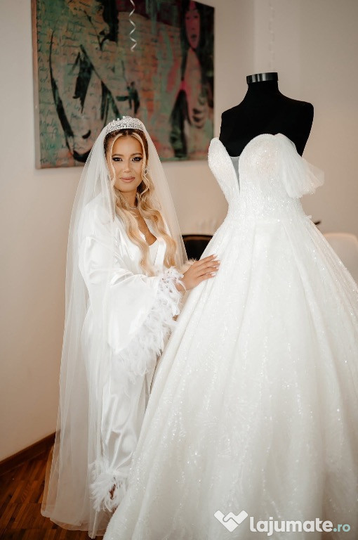 Vând Rochie mireasă Aryanna Karen