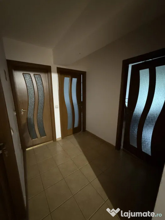 Apartament cu 3 camere decomandate - Bloc Nou - Zona Areni