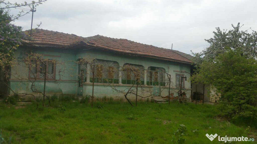 Casa si teren comuna Calugareni sat Branistari