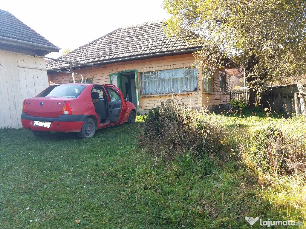 Scradoasa-intorsura buzaului, casa cu teren 8000mp
