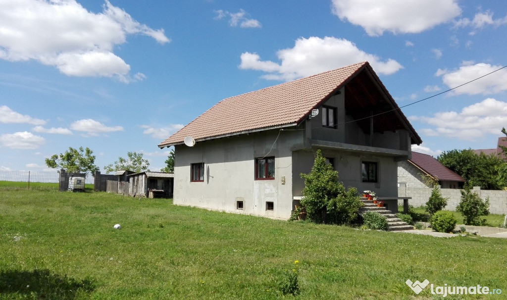 Casa si teren 897 mp, sat Reuseni, Suceava