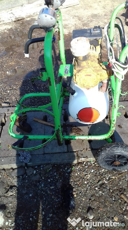Aparat de muls vaci