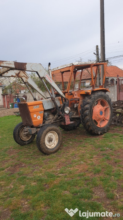 Tractor fiat 640 cu incarcator frontal