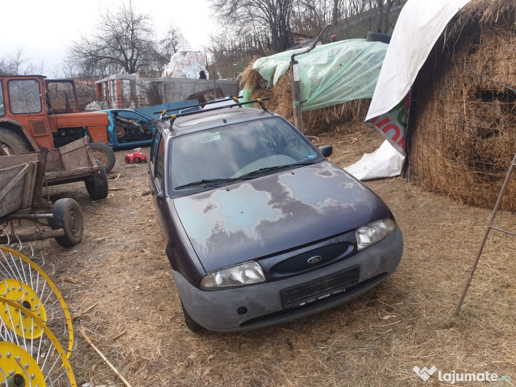 Dezmembrez ford fiesta