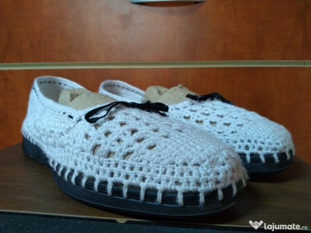 Espadrile albe crosetate manual
