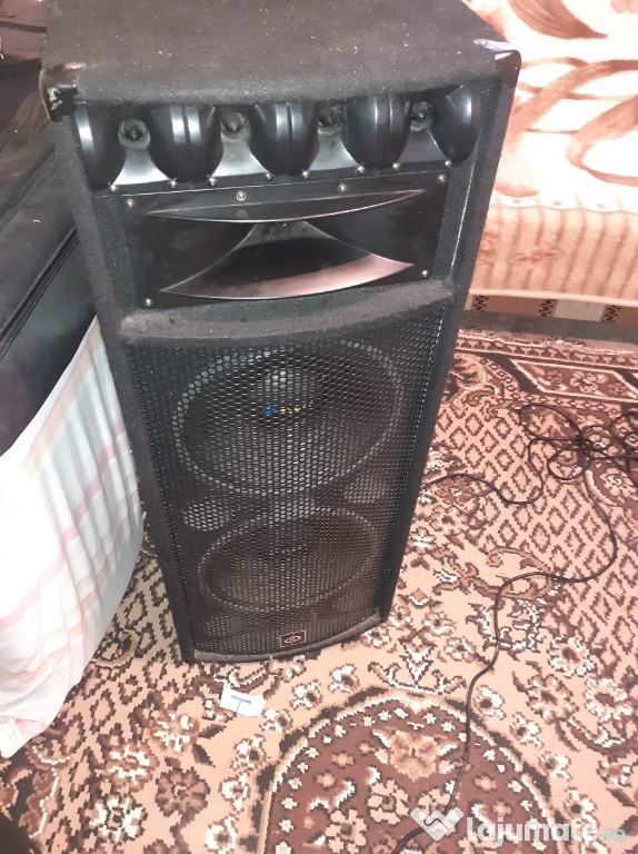 Pereche boxe +mixer behringer pmp 4000