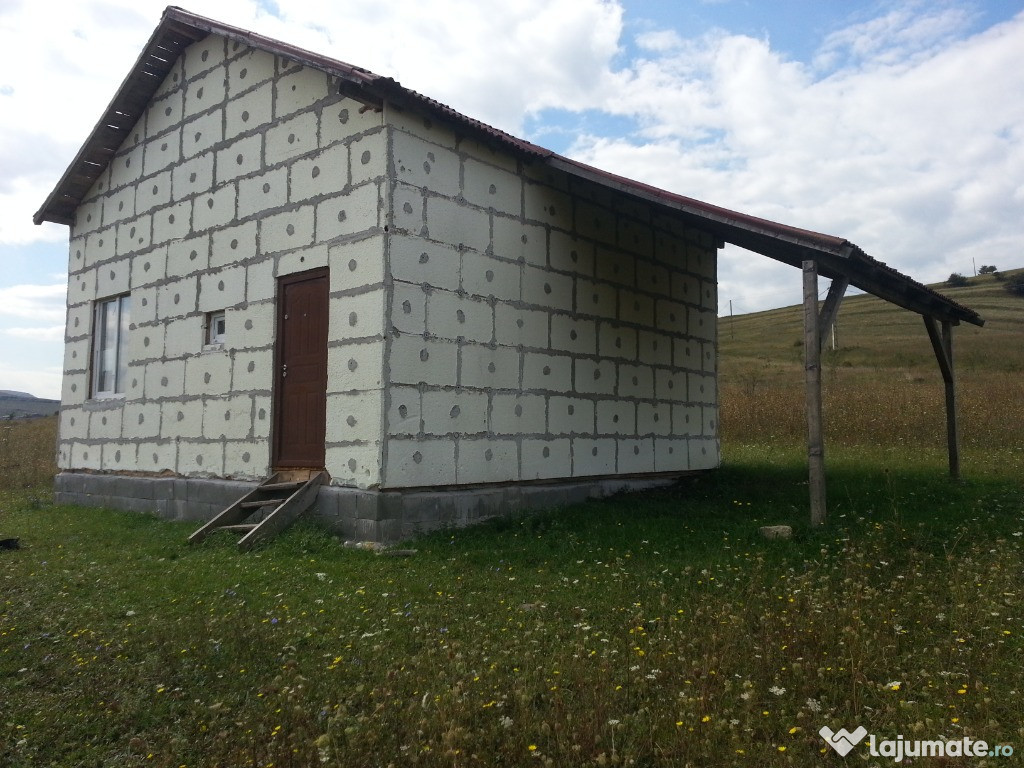 Casa si teren Nadaselu, 15 minute de Cluj